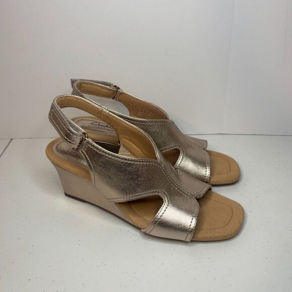 Clarks Kyarra Aster Gold Leather Wedge Sandals Slingback Womens Adjustable - Picture 5 of 12